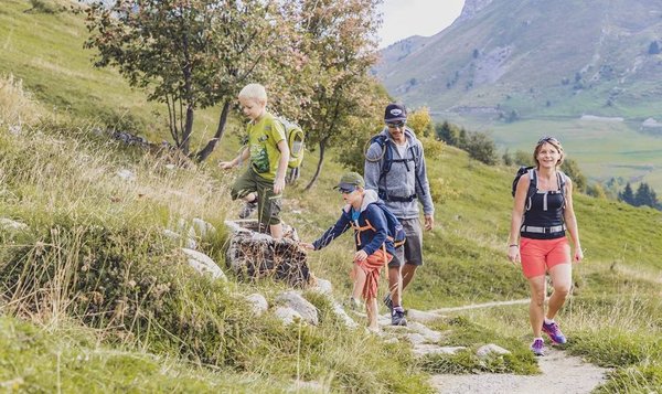 5 sports à pratiquer en famille à la montagne